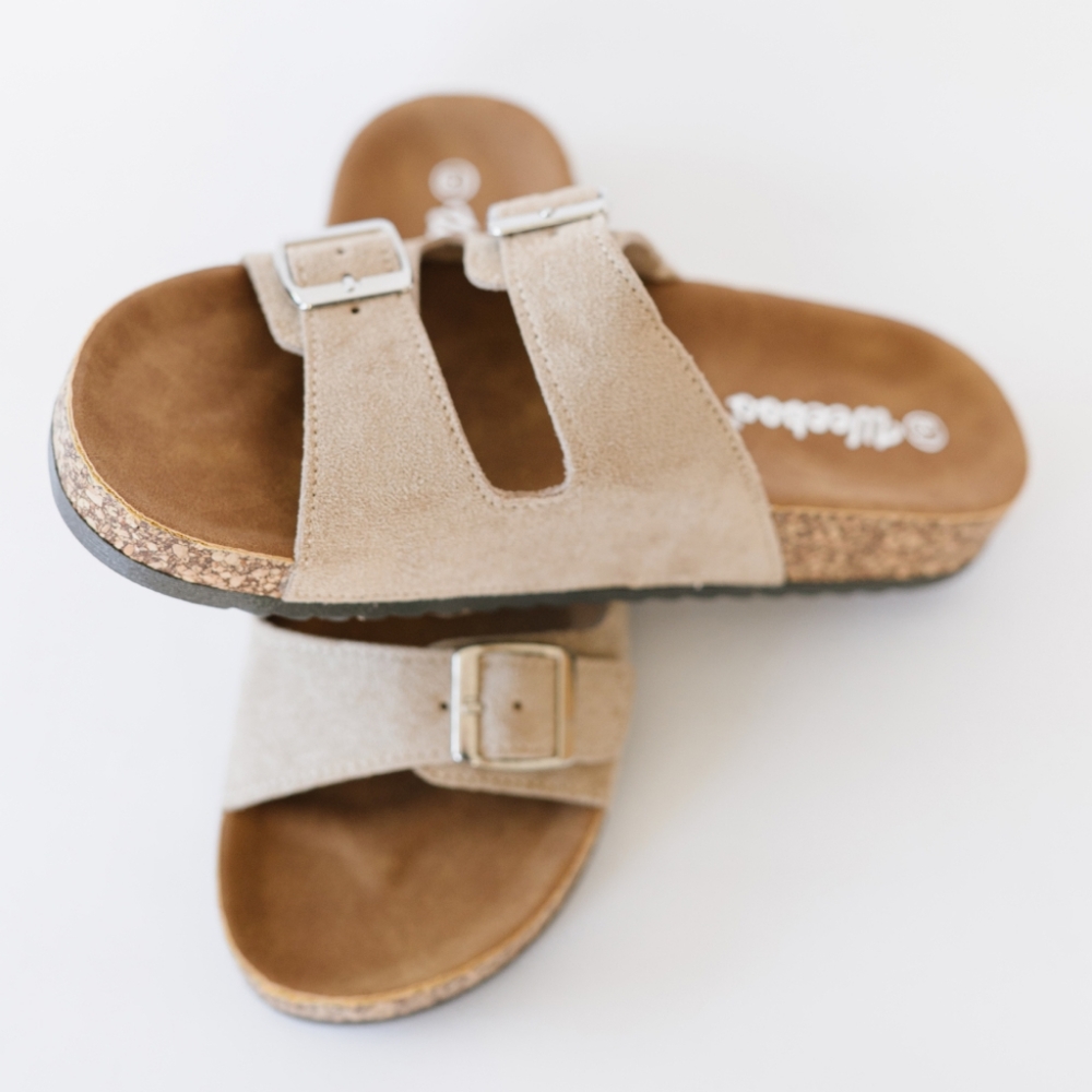 Buckled soft sandals on taupe